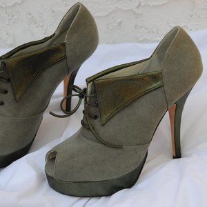 NWOT Green Shoes Paige by Terry de Havilland